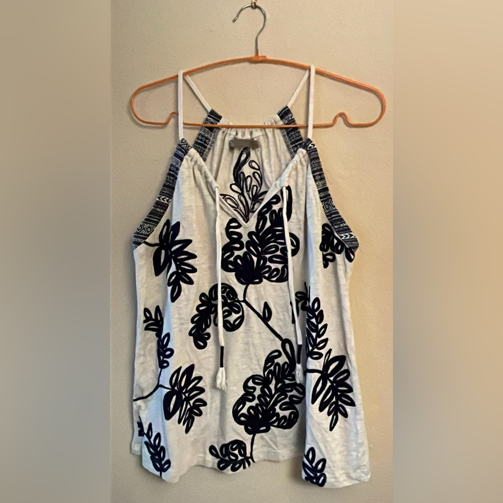 Sfera Embroidered Top